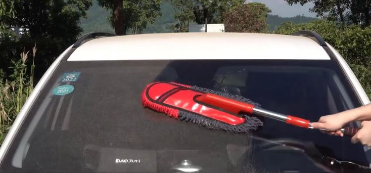 How to clean a California duster