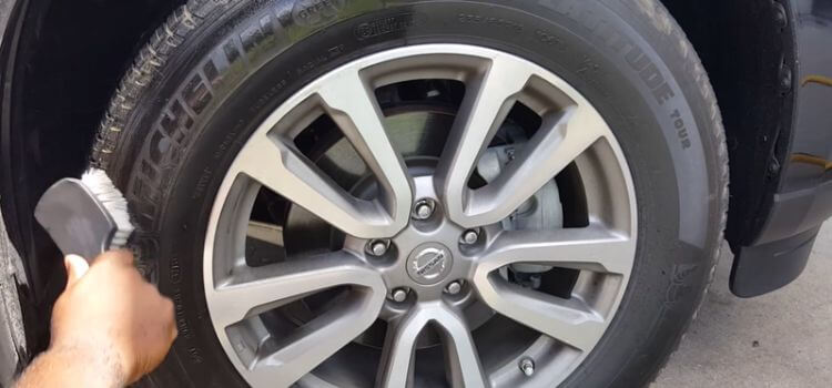 Rinse off the tire with water.
