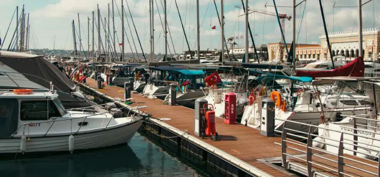 how to polish a boat hull